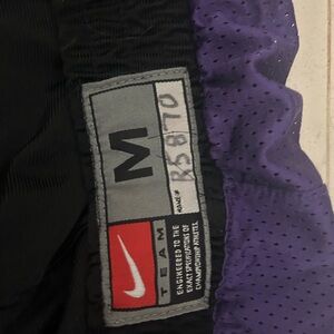 Nike Team Shorts - Size M